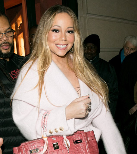 Mariah Carey steps out during break from Christmas tour | mcarchives.com
