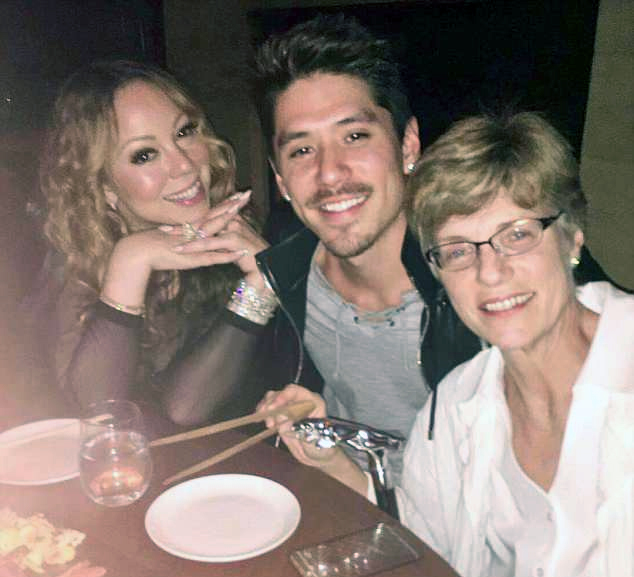 Mariah celebrated Mother's Day with kids and boyfriend | mcarchives.com