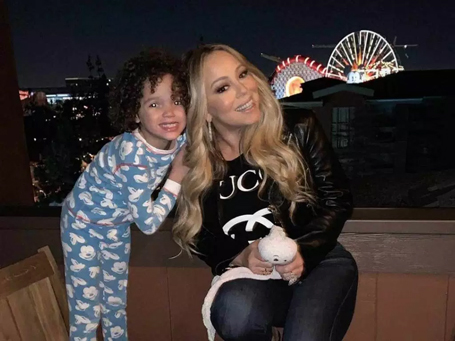 Mariah Carey takes the twins to Disneyland | mcarchives.com