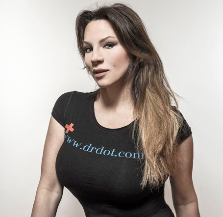 Masseuse known for biting clients slams Mariah Carey | mcarchives.com
