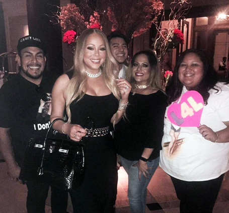 Mariah Carey says hello to some Texas fans on stops | mcarchives.com