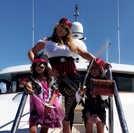 Mariah Carey dresses up as a pirate with twins | mcarchives.com