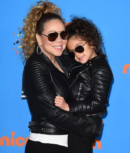 Mariah Carey attends Nickelodean Kids' Choice Awards | mcarchives.com