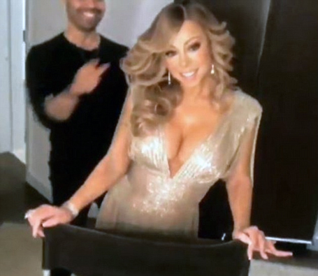 Mariah Carey oozes glamour in gorgeous gold dress | mcarchives.com