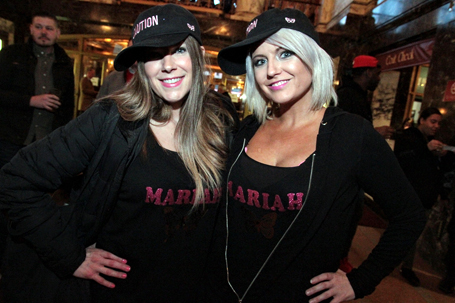 Smiles at Mariah Carey in Shea's | mcarchives.com