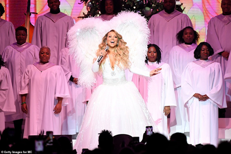 Mariah Carey wraps up her Christmas tour | mcarchives.com