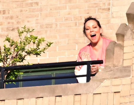 Mariah thanks workers on the frontlines of coronavirus | mcarchives.com