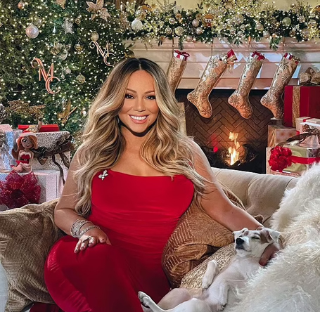 Mariah Carey rings in the holiday season | mcarchives.com