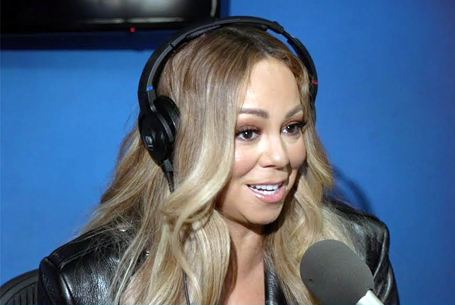 Mariah has real reindeer at her house for Christmas | mcarchives.com