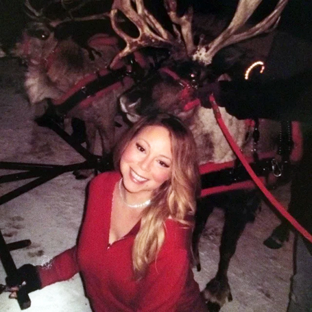 Mariah has real reindeer at her house for Christmas | mcarchives.com