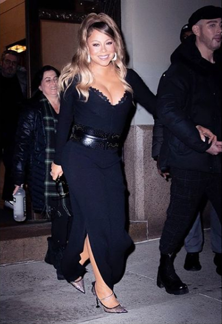 Mariah Carey just wore a plunging, high-slit black dress | mcarchives.com