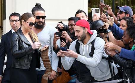 Mariah Carey steps out in skintight black leather look