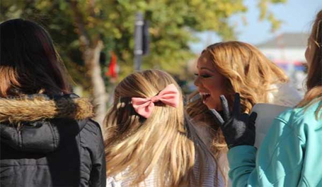 Local students meet Mariah Carey, appear on national TV | mcarchives.com