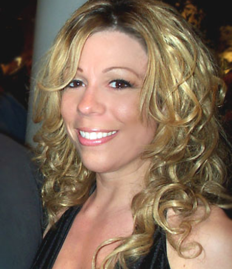 Mariah Carey lookalike gets $70k an appearance | mcarchives.com