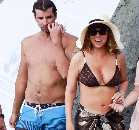 Hello St Barts! Mariah Carey flashes her cleavage | mcarchives.com