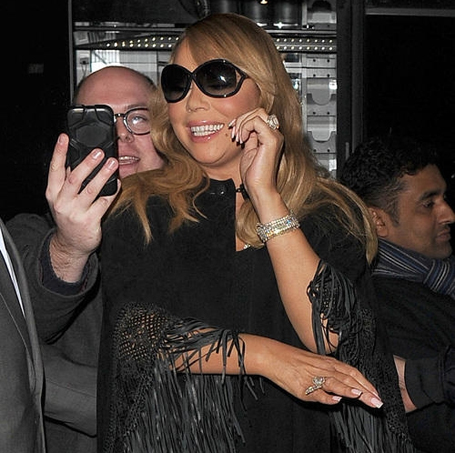 Mariah Carey arrives back at her hotel | mcarchives.com